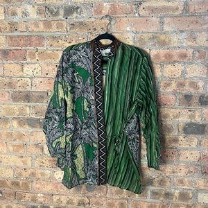 Devotion Twins tropical print blouse, size s, never been worn